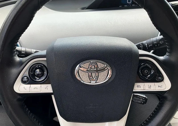 Toyota Prius cena 64900 przebieg: 225000, rok produkcji 2016 z Białystok małe 631